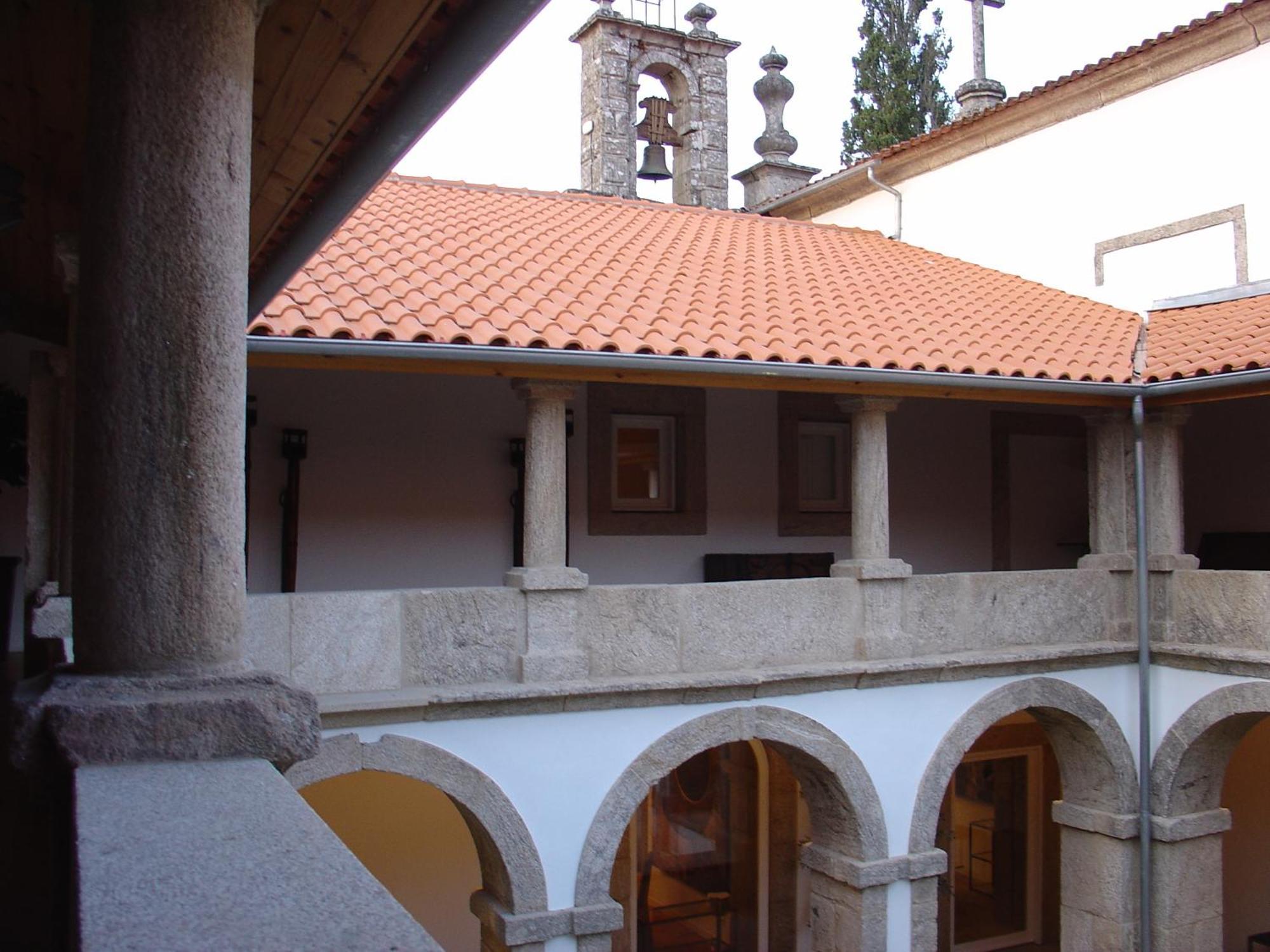 Hotel Convento Dos Capuchos Moncao Exterior photo